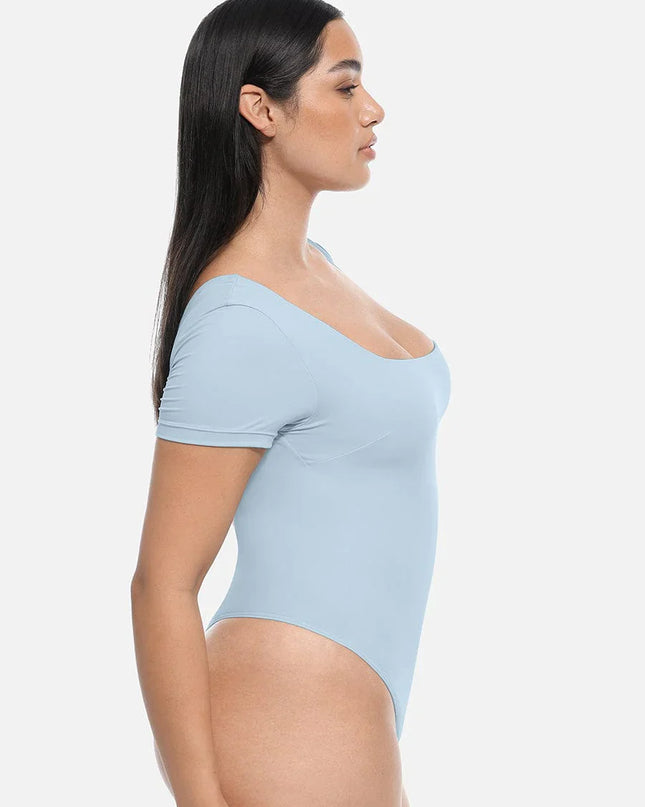 Novelia™ Sculpt – tvarujúce body so štvorcovým výstrihom a tanga strihom