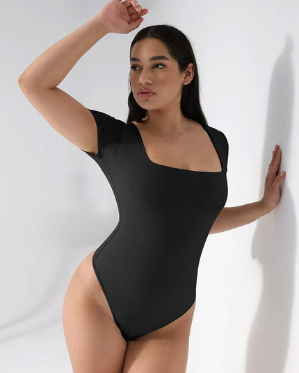 Novelia™ Sculpt – tvarujúce body so štvorcovým výstrihom a tanga strihom